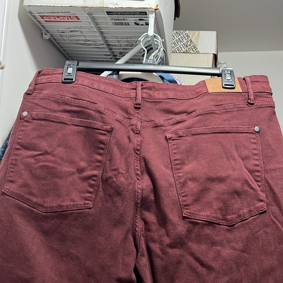 Judy Blue Cropped Denim - Picture 7 of 8